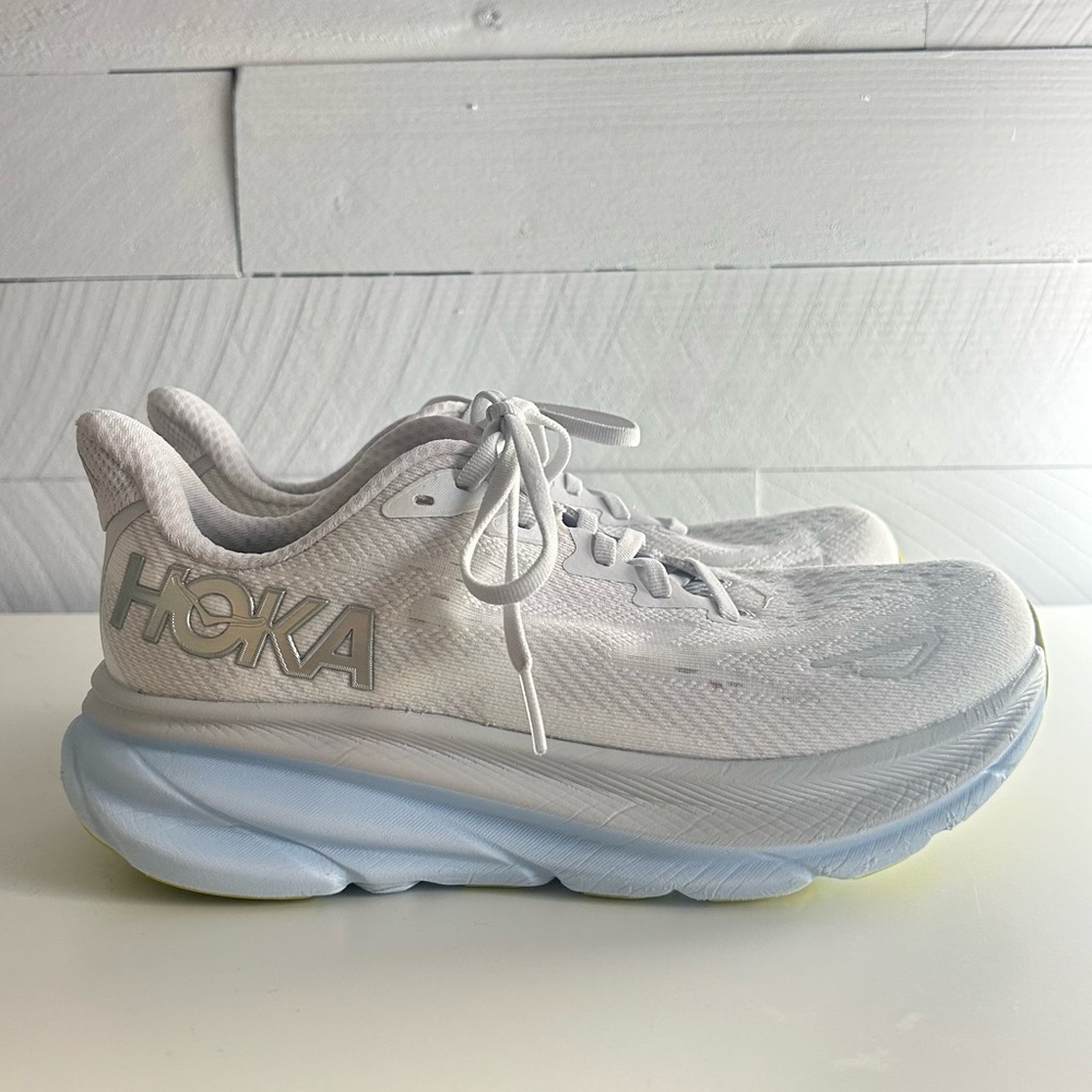 Clifton 9 Running Shoe (Women)